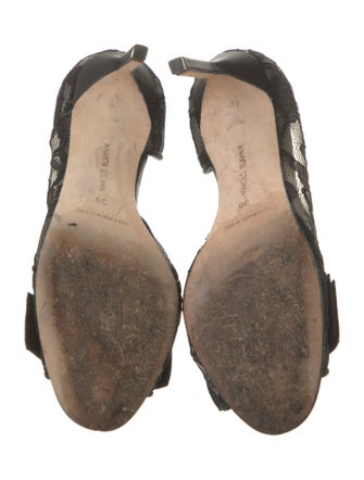 Manolo Blahnik Lace Lace Pattern D'Orsay Pumps