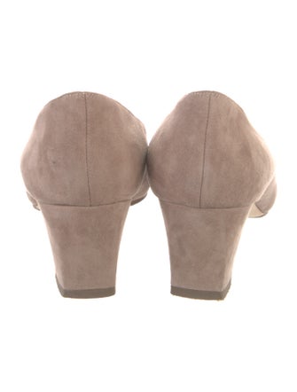 Manolo Blahnik Suede Pumps