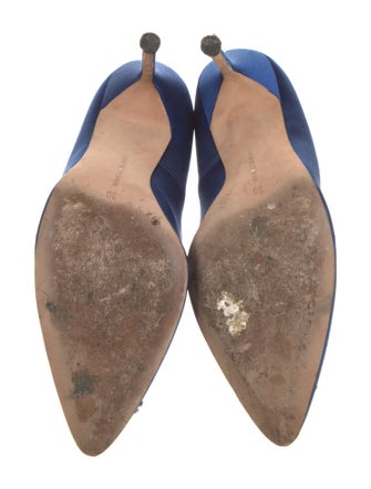 Manolo Blahnik Hangisi Satin Pumps