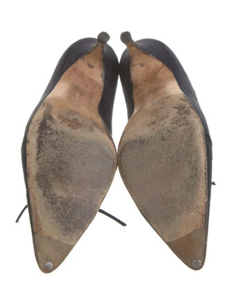 Manolo Blahnik Suede Bow Accents Pumps