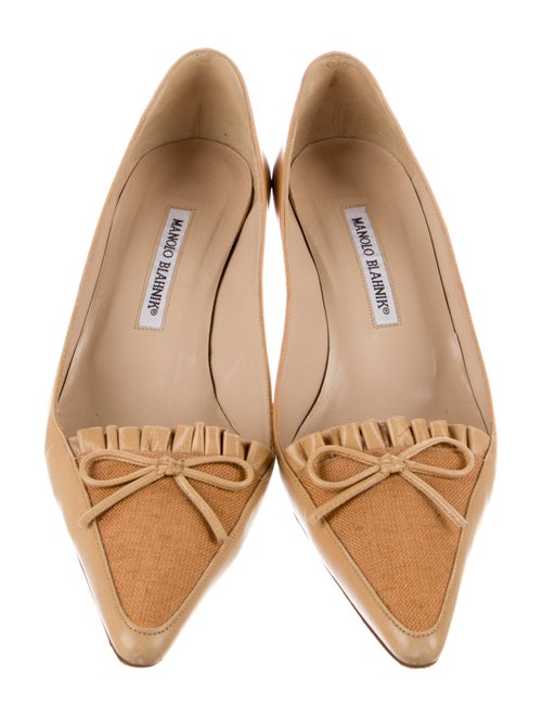 Manolo Blahnik Leather Bow Accents Pumps