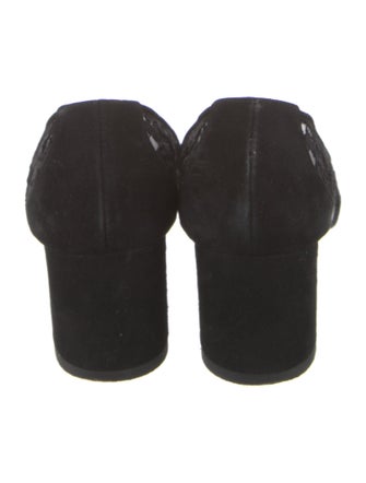 Manolo Blahnik Lace Lace Pattern Pumps