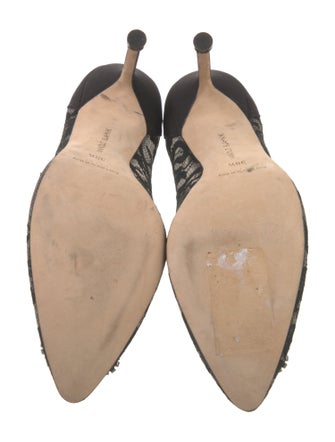 Manolo Blahnik Lace Lace Pattern Pumps
