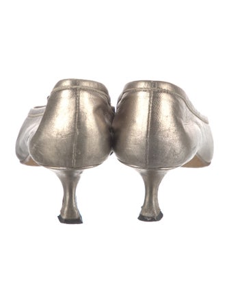 Manolo Blahnik Leather Bow Accents Pumps