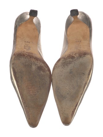 Manolo Blahnik Leather Bow Accents Pumps