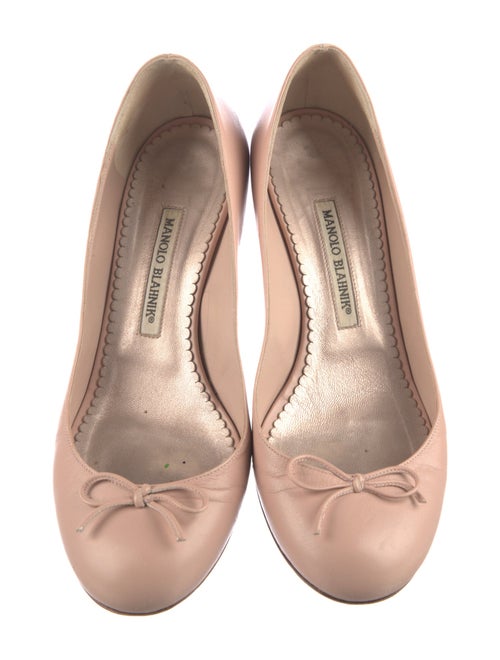 Manolo Blahnik Leather Bow Accents Pumps