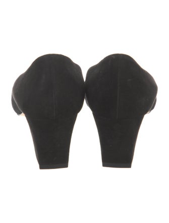 Manolo Blahnik Suede Pumps