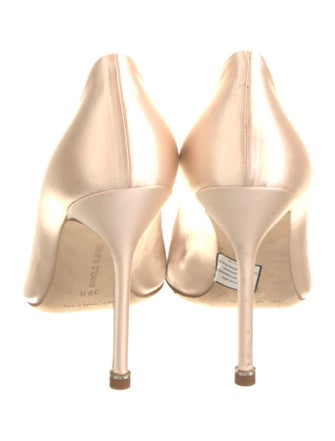 Manolo Blahnik Hangisi Satin Pumps