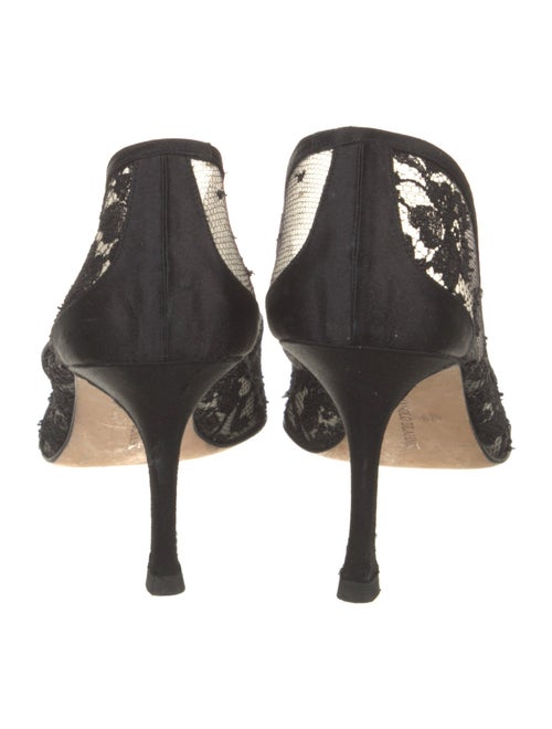 Manolo Blahnik Lace Lace Pattern Pumps