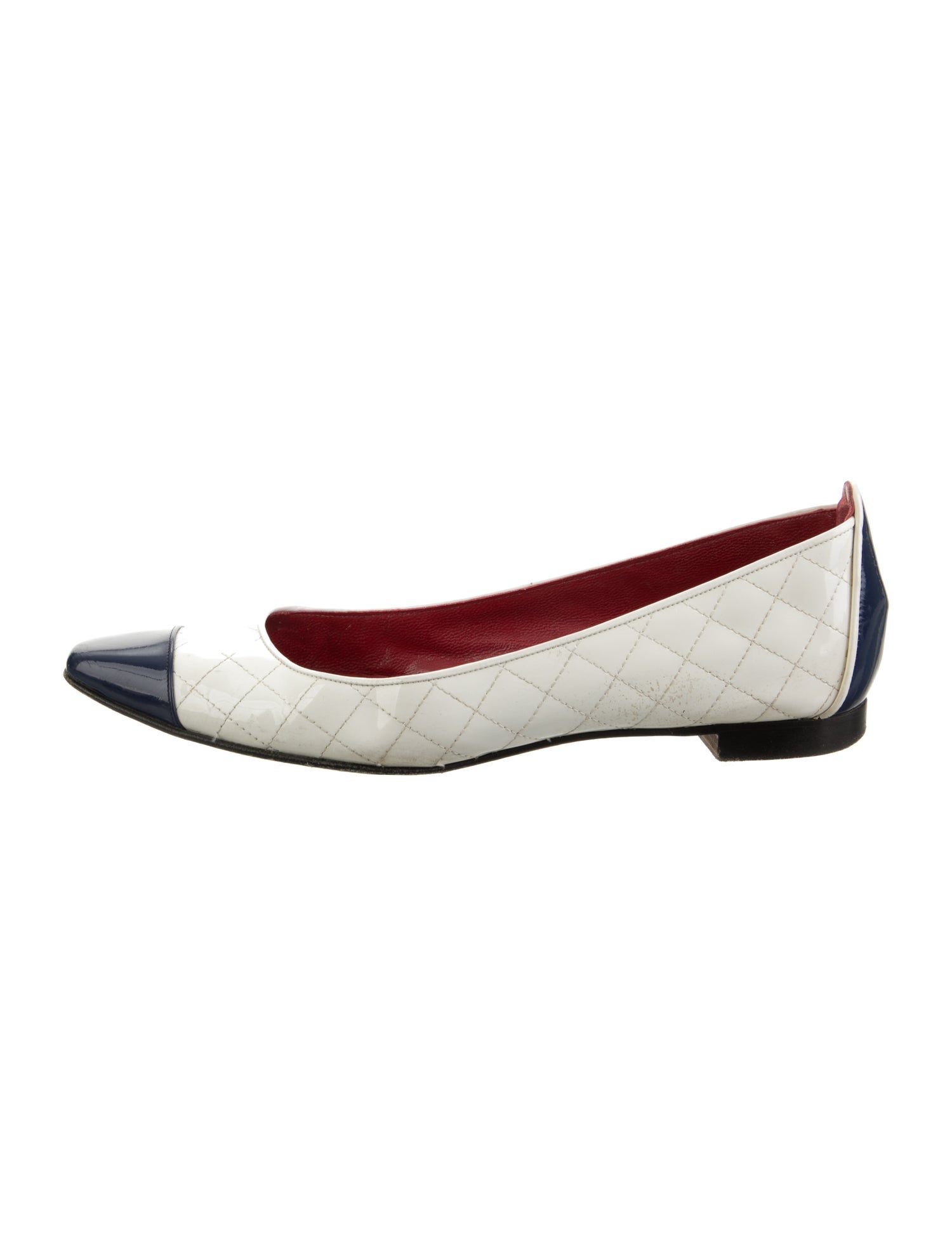 Manolo Blahnik Quilted Pattern Patent Leather Flats