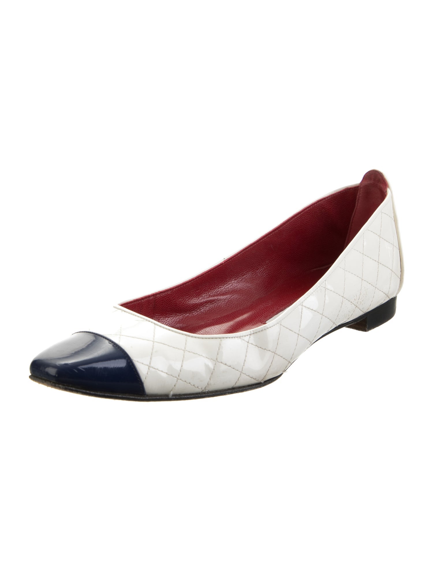 Manolo Blahnik Quilted Pattern Patent Leather Flats