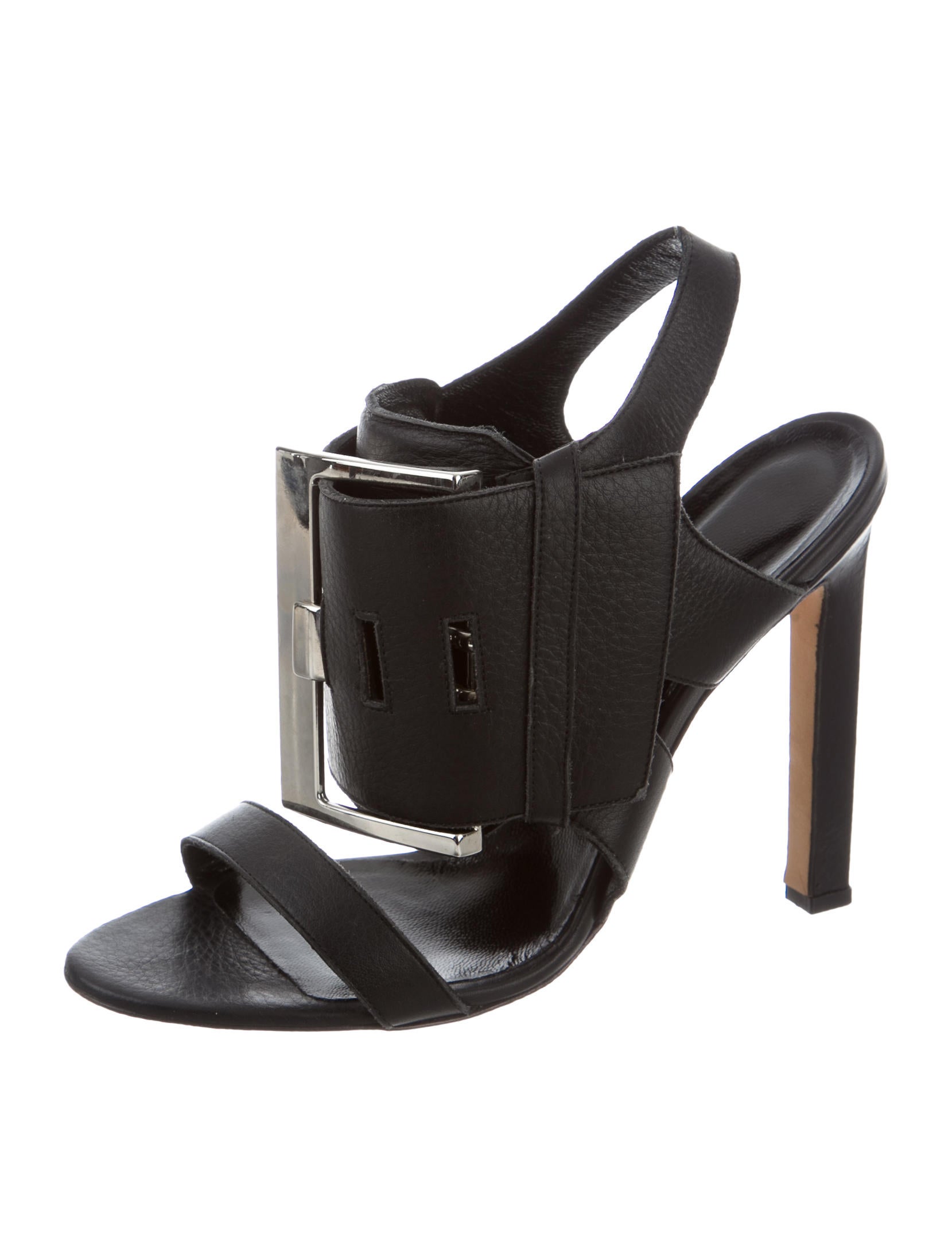 leather buckle sandals manolo blahnik leather buckle sandals shoes moo59006 leather buckle sandals manolo blahnik leather buckle sandals shoes moo59006