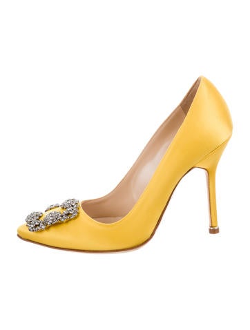 Manolo Blahnik Hangisi Satin Pumps