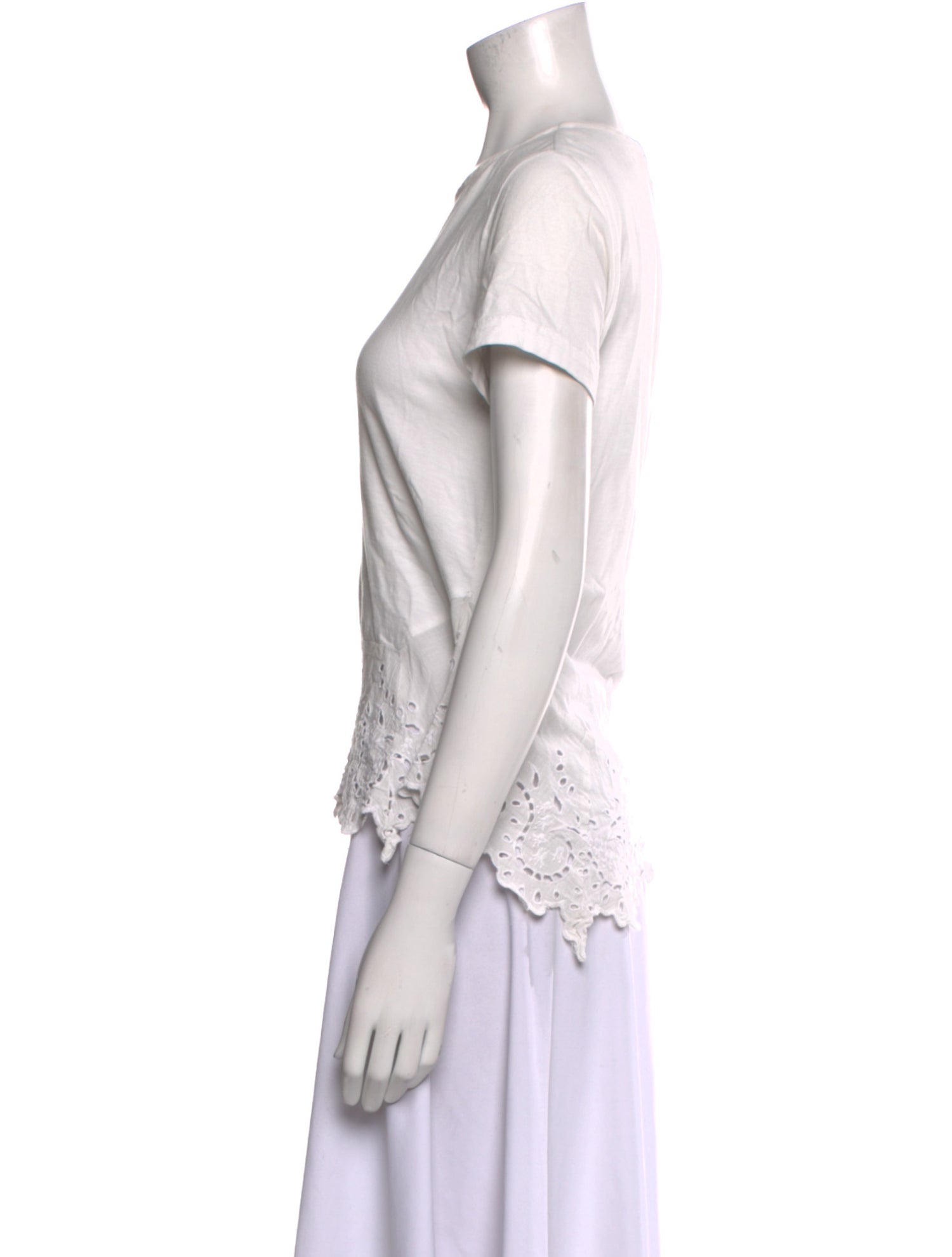 Muveil Scoop Neck Short Sleeve T-Shirt