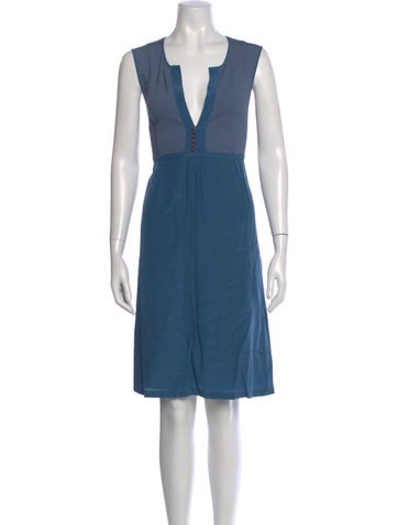 Pre-owned Narciso Rodriguez V-neck Knee-length Dress In Blue