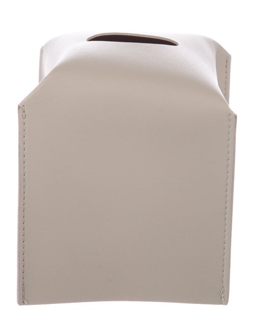 Nicole Sassaman tissue box