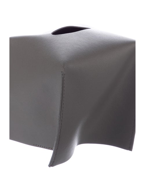 Nicole Sassaman tissue box