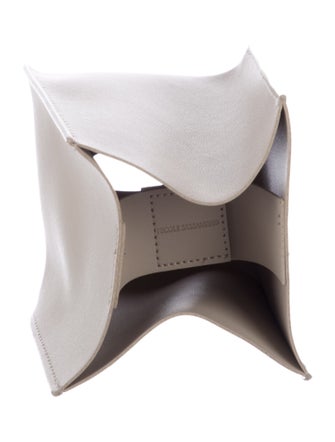 Nicole Sassaman tissue box