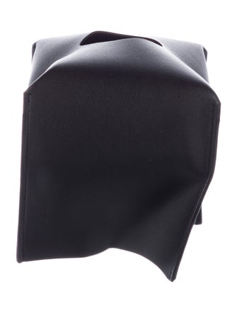 Nicole Sassaman tissue box