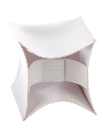 Nicole Sassaman tissue box