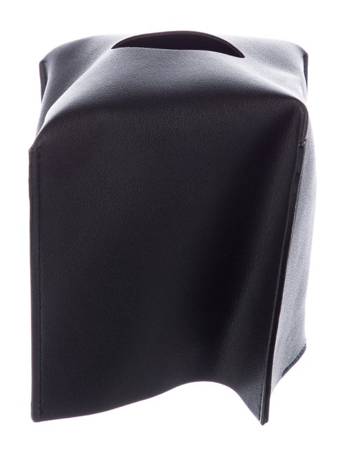 Nicole Sassaman tissue box