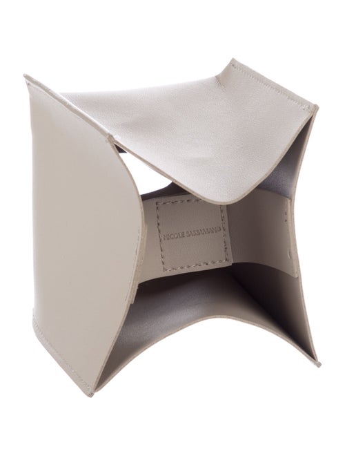 Nicole Sassaman tissue box