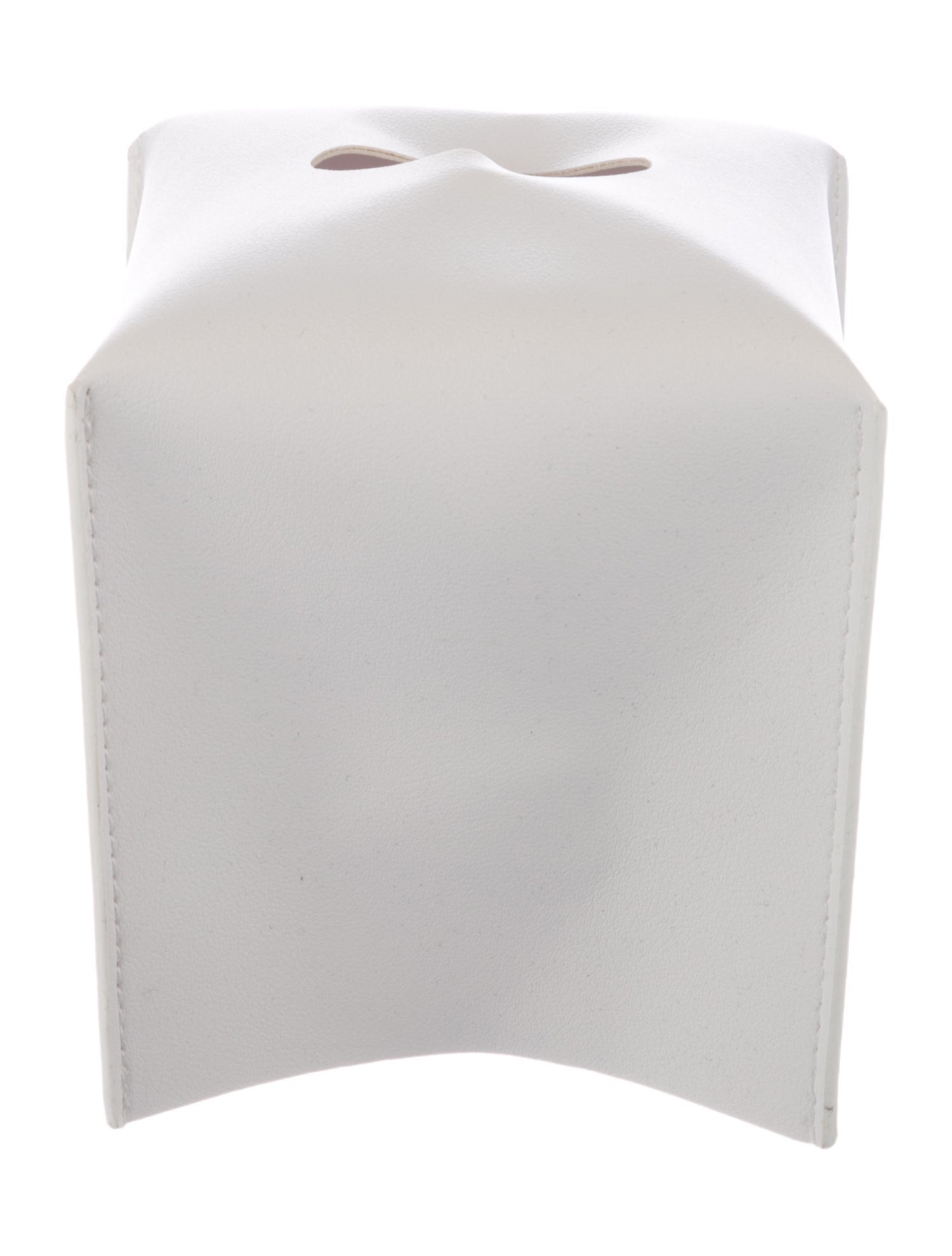 Nicole Sassaman tissue box