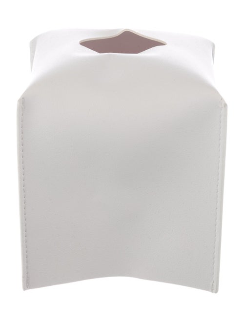 Nicole Sassaman tissue box