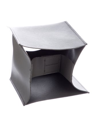 Nicole Sassaman tissue box