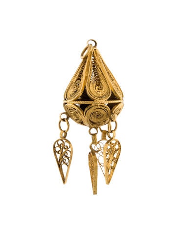 18K Textured Filigree Pendant