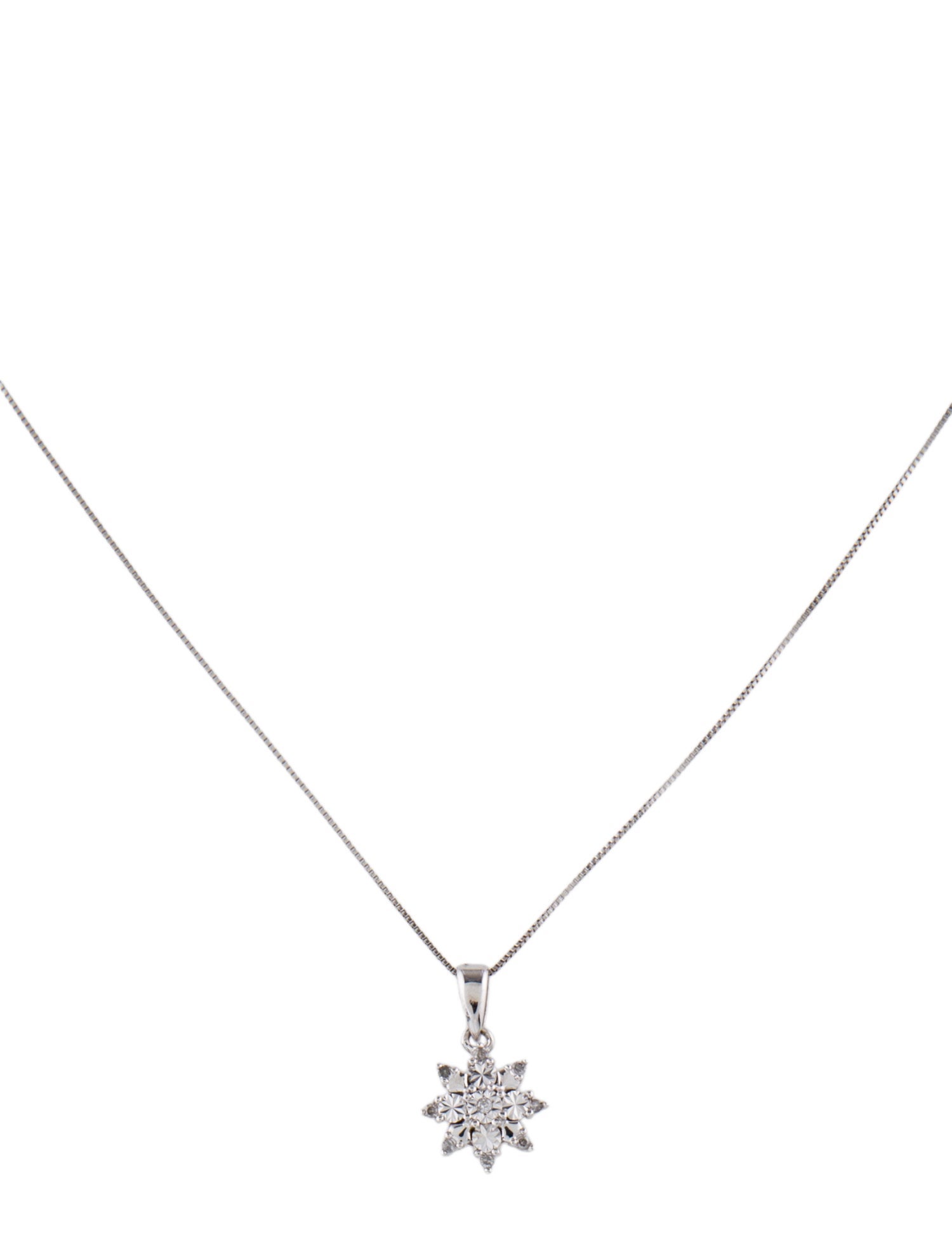 Necklace 10K Diamond Snowflake Pendant Necklace