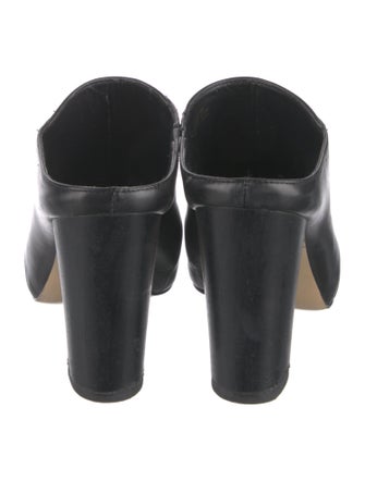 Neiman Marcus Leather Slides