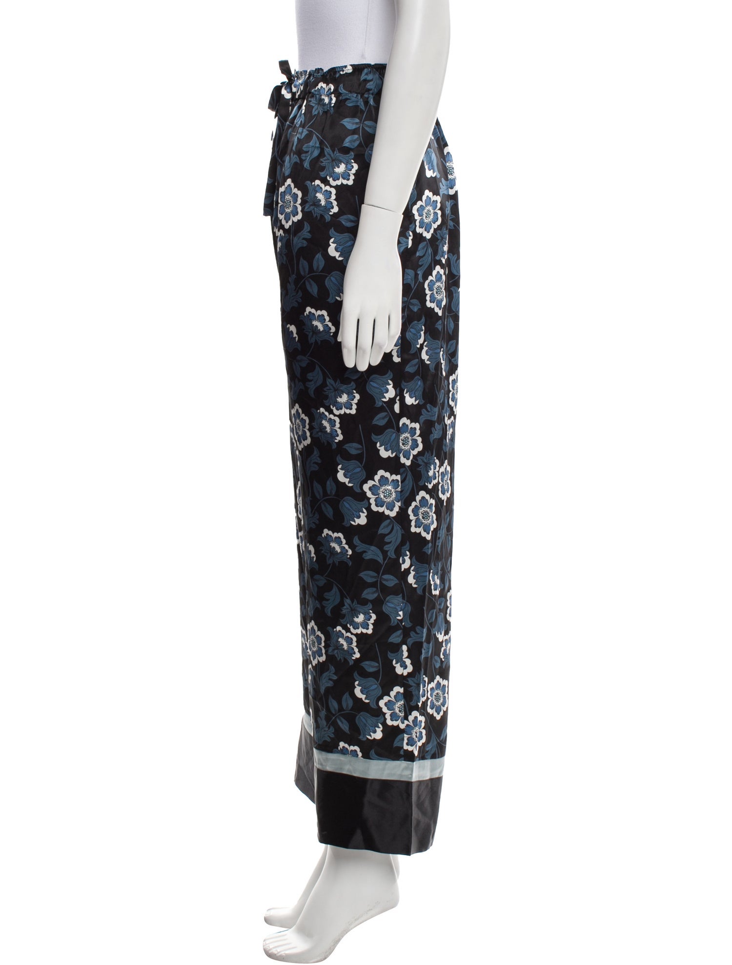 Neiman Marcus Silk Printed Pajamas