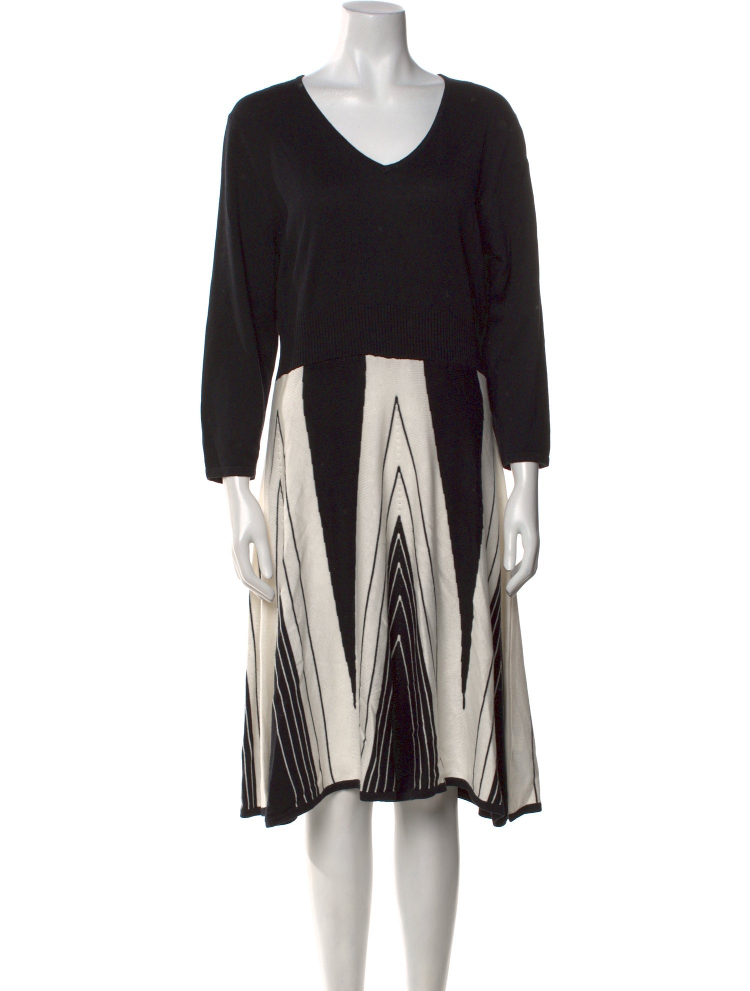 Neiman Marcus Patterned Knee-Length Dress