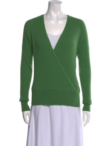 Neiman Marcus Knitwear Cashmere V-Neck Sweater S