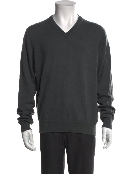 Neiman Marcus Cashmere V-Neck Pullover