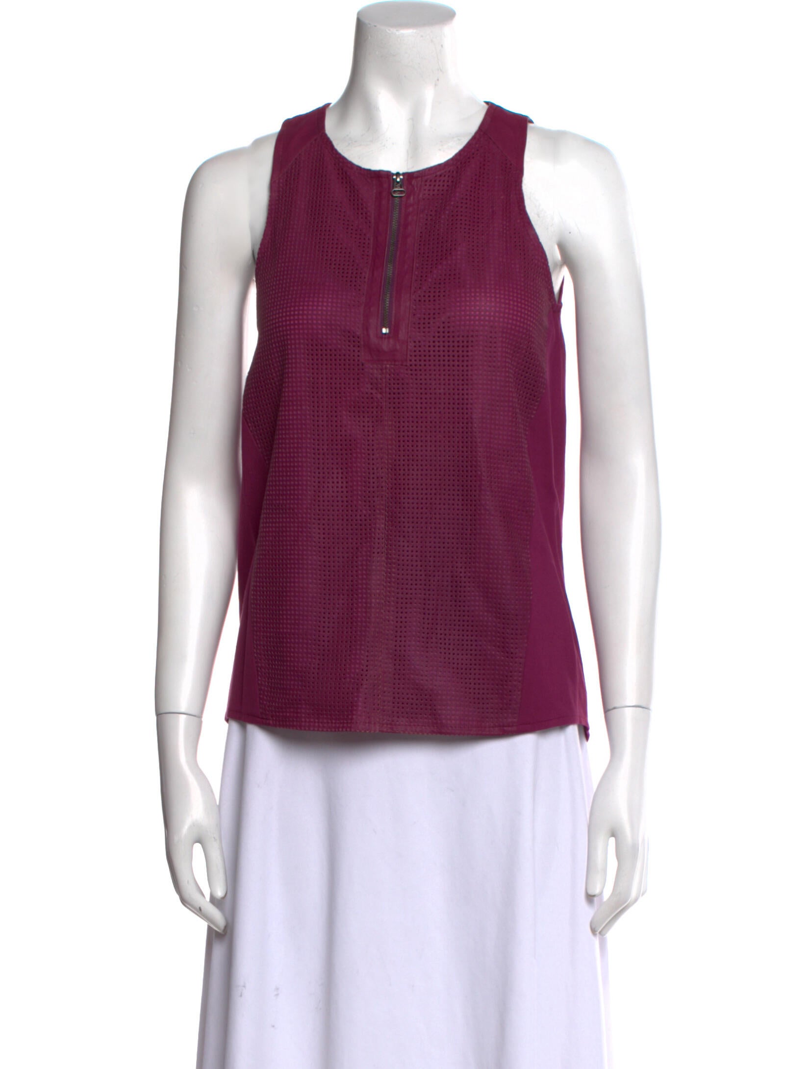 Neiman Marcus Crew Neck Sleeveless Top