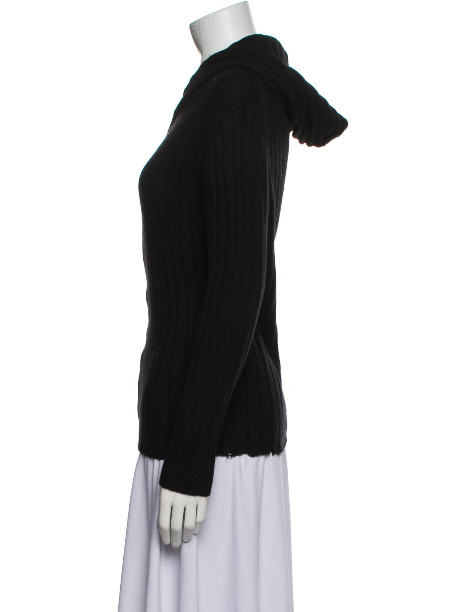 Neiman Marcus Cashmere V-Neck Sweater