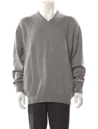 Neiman Marcus Cashmere V-Neck Pullover