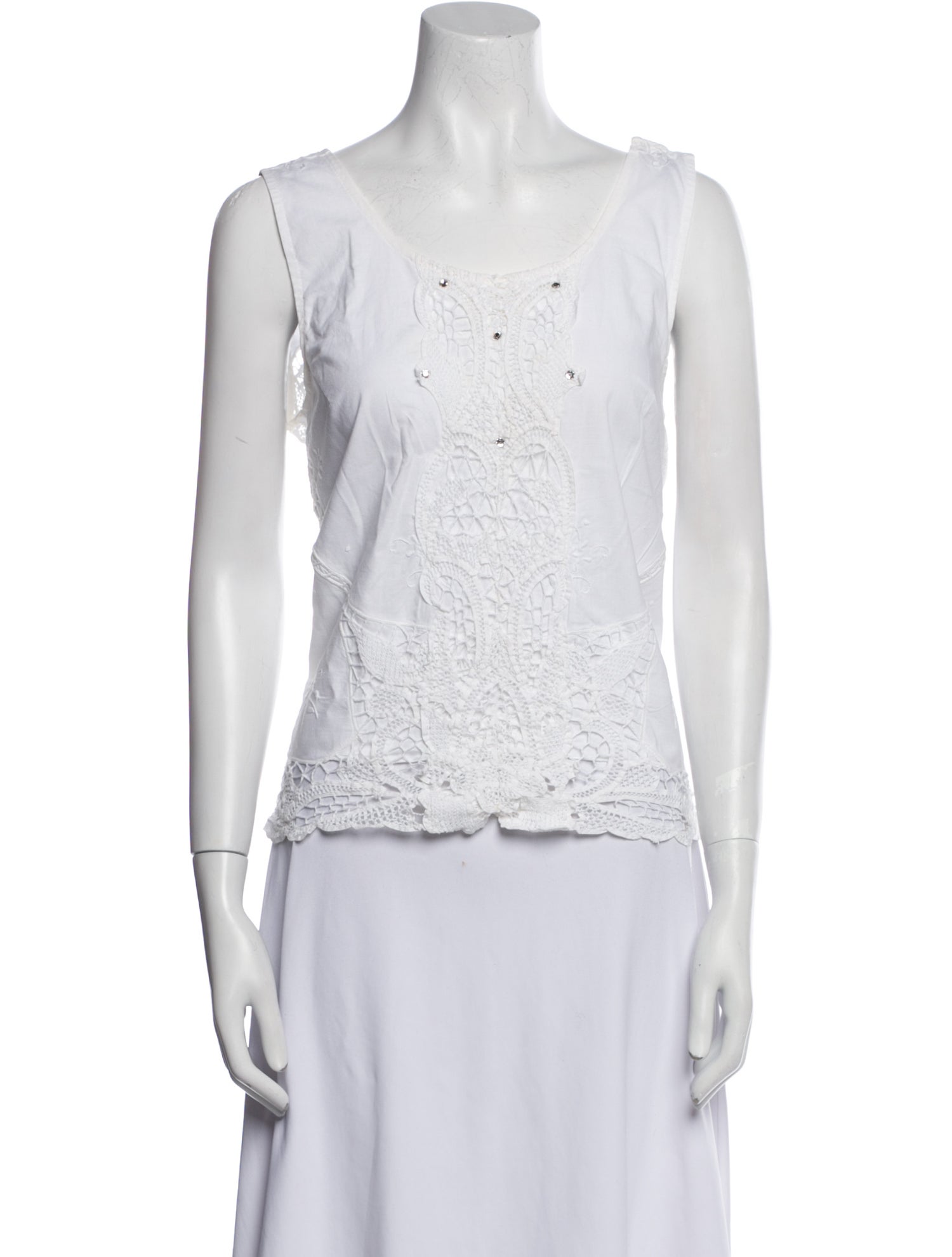 Neiman Marcus Scoop Neck Sleeveless Top