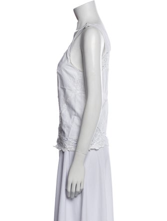 Neiman Marcus Scoop Neck Sleeveless Top