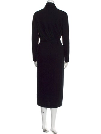 Neiman Marcus Cashmere V-Neck Sweater