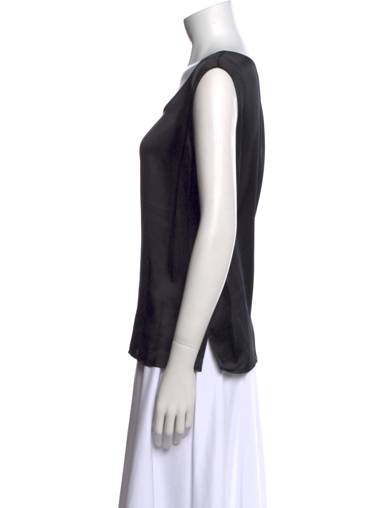 Neiman Marcus Scoop Neck Sleeveless Top