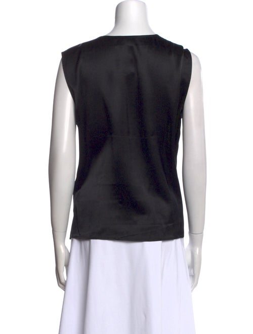 Neiman Marcus Scoop Neck Sleeveless Top