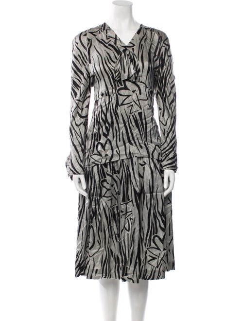 Neiman Marcus Silk Printed Pant Set