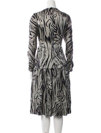 Neiman Marcus Silk Printed Pant Set