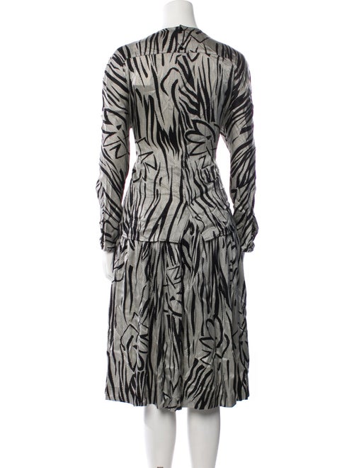 Neiman Marcus Silk Printed Pant Set