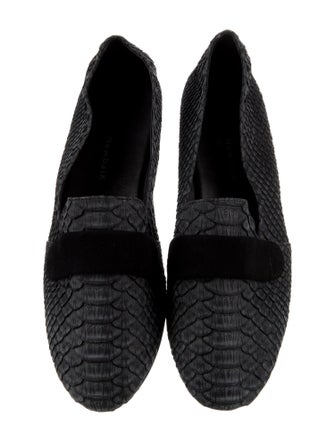 NewbarK Embossed Leather Loafers