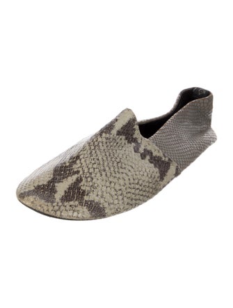 NewbarK Leather Animal Print Flats