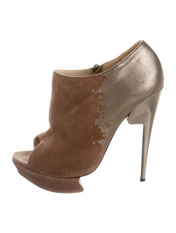Nicholas Kirkwood Peep-Toe Platform Booties